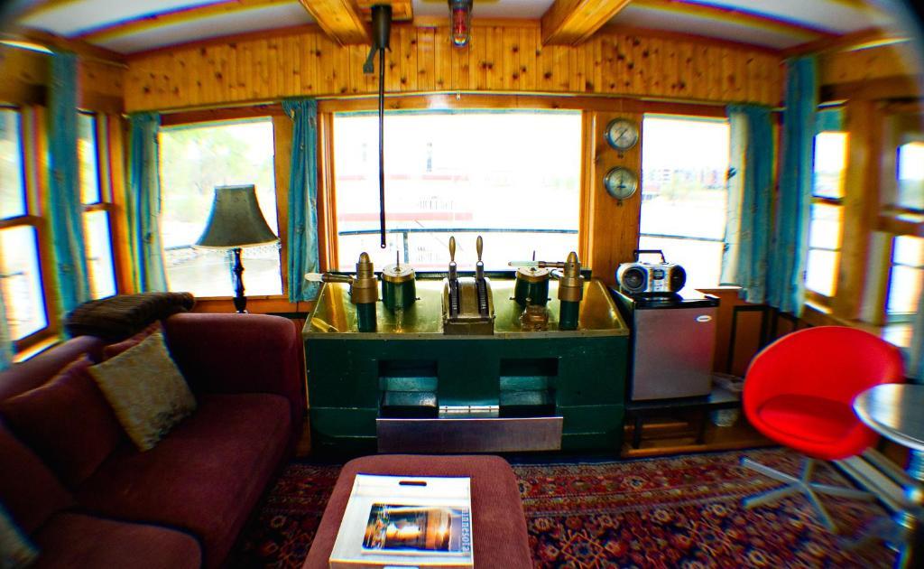 The Covington Houseboat Bed and Breakfast Saint Paul Værelse billede