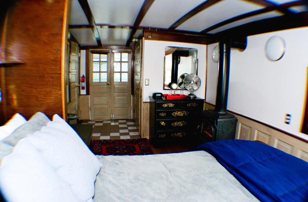 The Covington Houseboat Bed and Breakfast Saint Paul Værelse billede