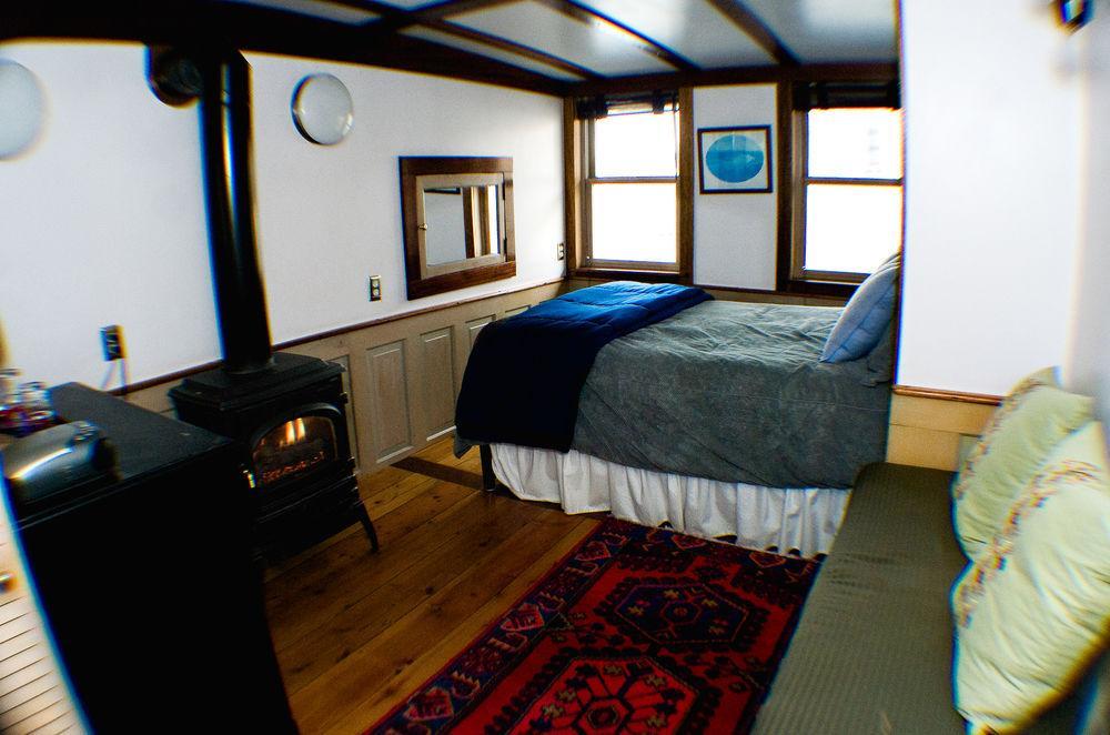 The Covington Houseboat Bed and Breakfast Saint Paul Eksteriør billede