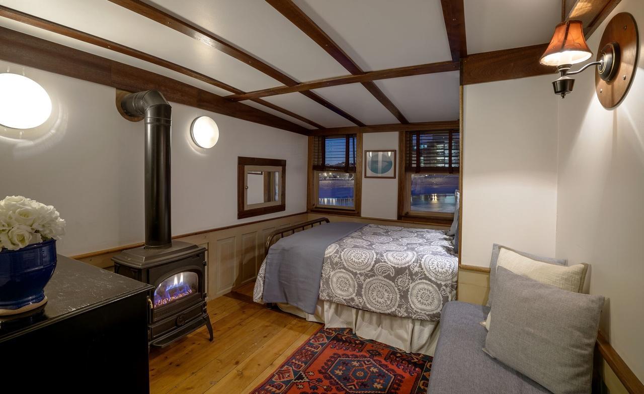 The Covington Houseboat Bed and Breakfast Saint Paul Eksteriør billede